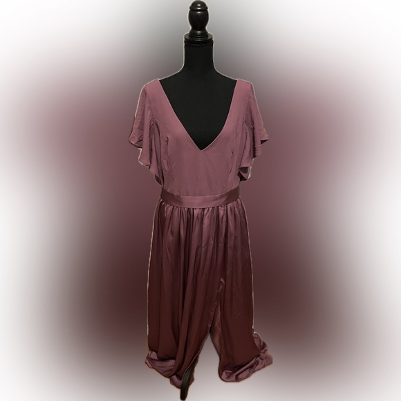David’s Bridal Simple and elegant long back flutter sleeves gown Chianti S14 NWT - Picture 4 of 9